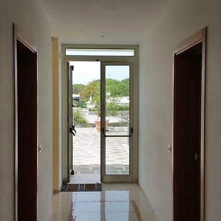 Отель Koine 4*