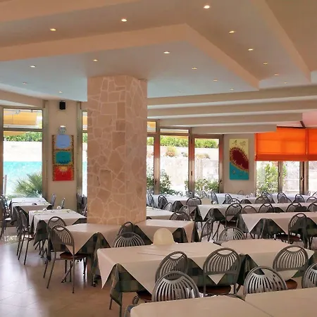 Club Koine 4* أوترانتو