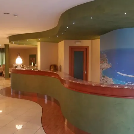 فندق Club Koine 4*